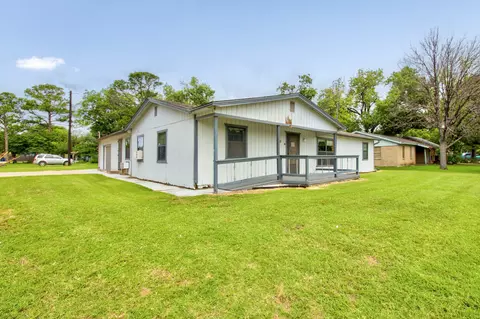 105 E Park St, Little Elm, TX 75068