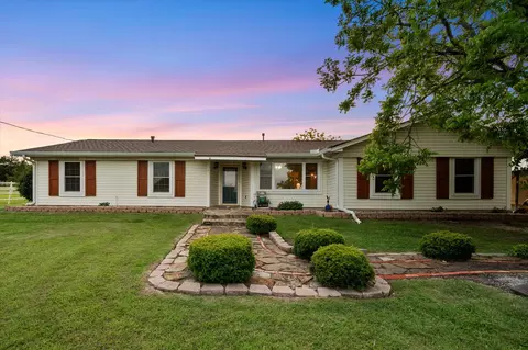 308 Sunset Dr, Corsicana, TX 75110