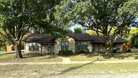 604 Harrel Ave, Bynum, TX 76631