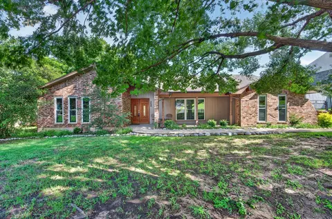 2400 Kings Country Dr, Irving, TX 75038