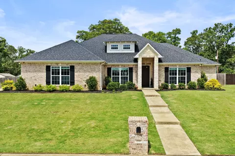 2729 Stone Briar, Mount Pleasant, TX 75455