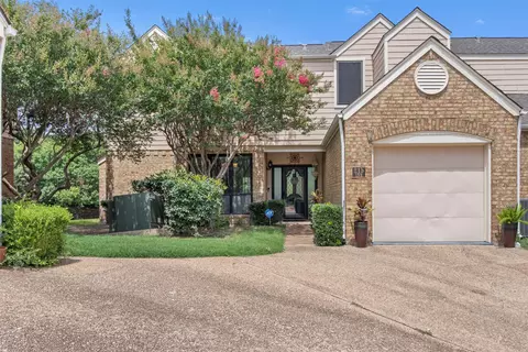 215 Cimarron Trl #1, Irving, TX 75063