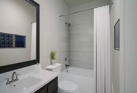 Bath - 1728 Nesting Robin Ln, Krum, TX 76249 photo 1 of 1