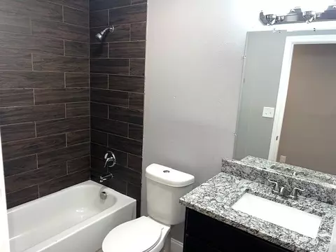 Bath - 1204 Craddock St, Commerce, TX 75428 photo 1 of 4
