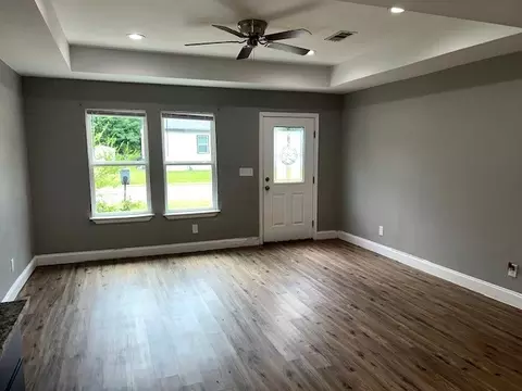 Living - 1204 Craddock St, Commerce, TX 75428 photo 1 of 1