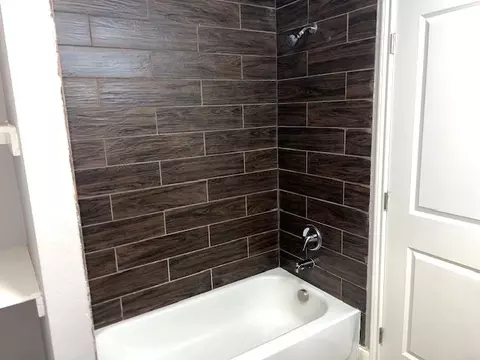 Bath - 1204 Craddock St, Commerce, TX 75428 photo 4 of 4