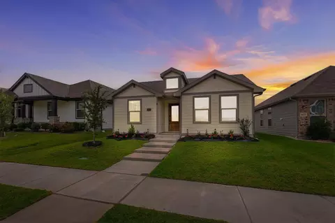 2821 Bursera Ln, Fort Worth, TX 76108