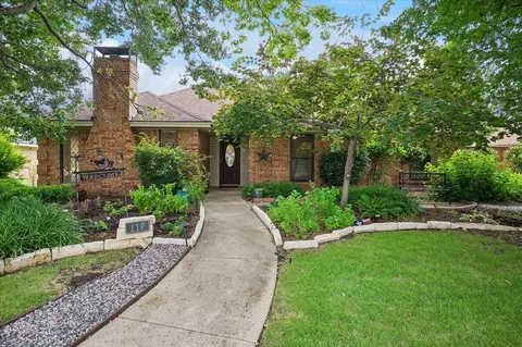 117 Meadowglen Cir, Coppell, TX 75019