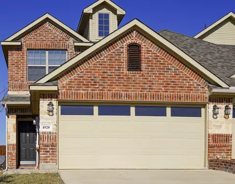 4920-4922 Villas Dr, Sanger, TX 76266