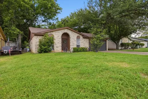 701 N Douglas Ave, Cleburne, TX 76033