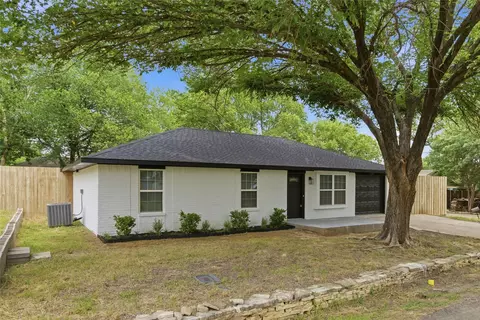 610 Galbraith St, Lake Dallas, TX 75065