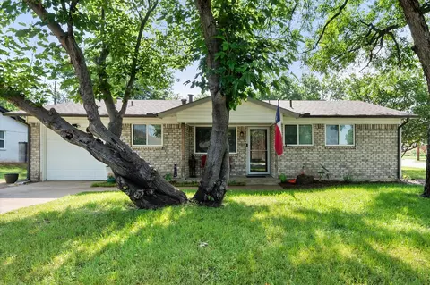 5900 Plum St, Watauga, TX 76148