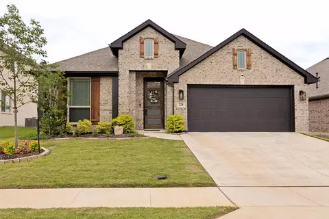 228 Shawnee Trl, Alvarado, TX 76009