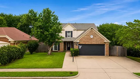 6924 Wooddale Dr, Watauga, TX 76148
