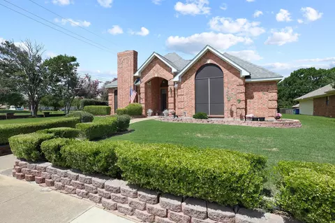 4201 Spurwood Dr, Carrollton, TX 75010