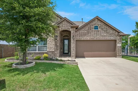 3001 Hidden Valley Dr, Fort Worth, TX 76177