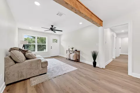 608 Bunny Rabbit Rd, Athens, TX 75751