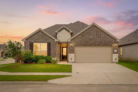 5901 Silverhollow Dr, Fort Worth, TX 76137
