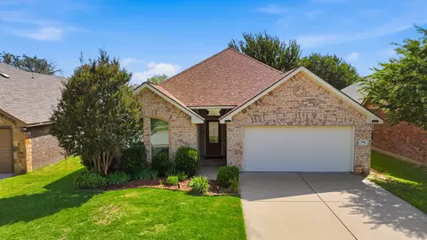 1408 Lauren Ln, Granbury, TX 76048