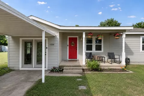 1008 Pierce St, Mcgregor, TX 76657