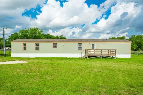 7009 Karen Ln, Joshua, TX 76058