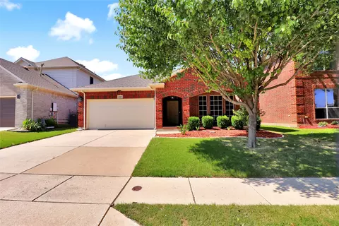 6045 Horse Trap Dr, Fort Worth, TX 76179