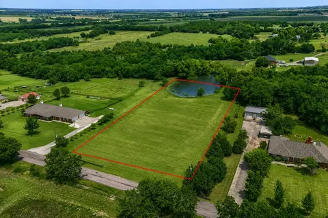 900 Hodgins Rd, Van Alstyne, TX 75495