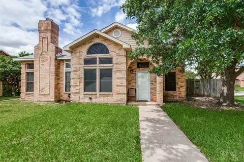 805 Brockden Dr, Mesquite, TX 75149