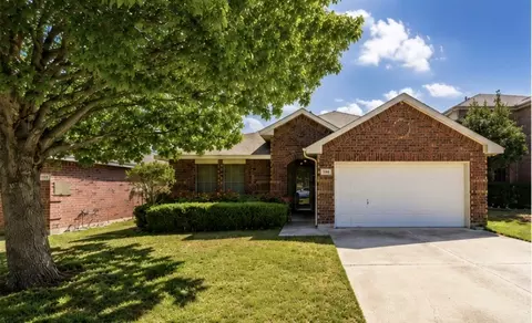 705 Chalk Knoll Rd, Fort Worth, TX 76108