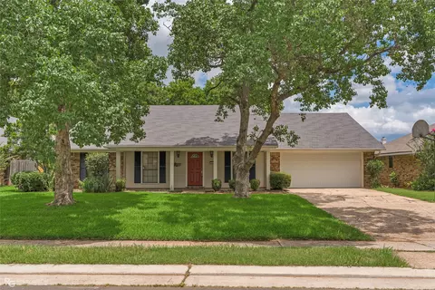 561 Northpark Dr, Bossier City, LA 71111