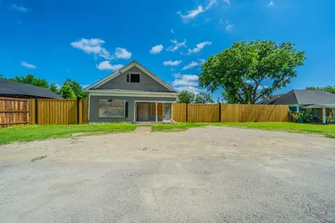 122 W Grand Prairie Rd, Grand Prairie, TX 75051