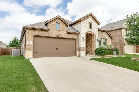 Exterior - 2817 Half Moon Rd, Aubrey, TX 76227 photo 3 of 6