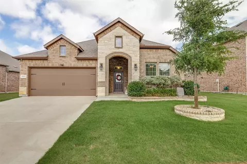 2817 Half Moon Rd, Aubrey, TX 76227