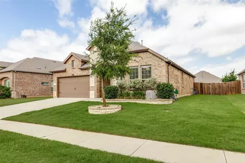 Exterior - 2817 Half Moon Rd, Aubrey, TX 76227 photo 2 of 6