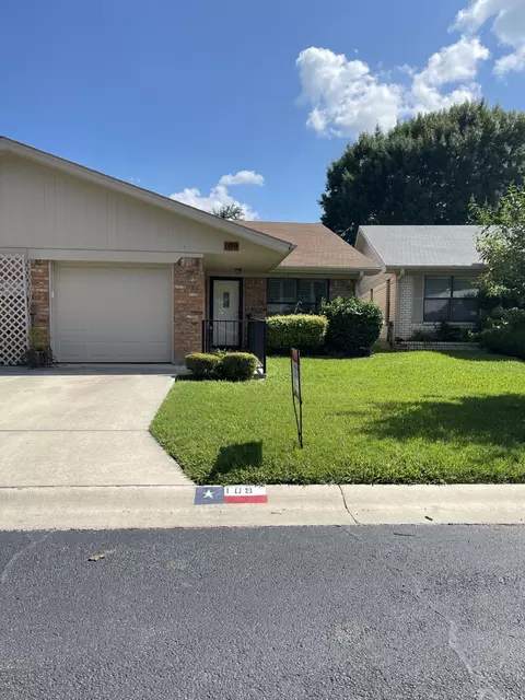 109 Azalea Dr #1, Brownwood, TX 76801