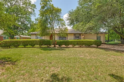 237 Southwood Dr, Lancaster, TX 75146