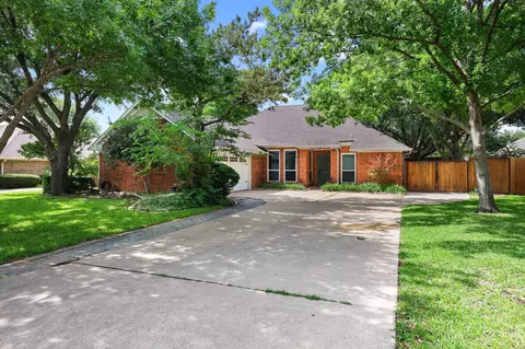 1324 Pickwick Ln, Denton, TX 76209