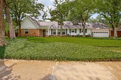 1735 Sunnybrook Dr, Irving, TX 75061