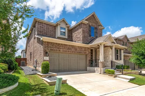 2264 Washington Dr, Carrollton, TX 75010