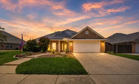 930 Royal Oak Ln, Burleson, TX 76028
