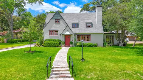 1208 Mills Pl, Corsicana, TX 75110