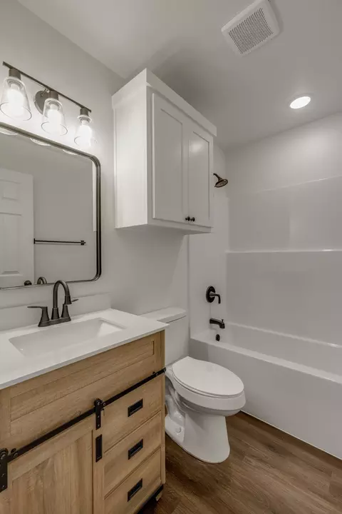 Bath - 908 Ruger Dr, Clyde, TX 79510 photo 1 of 3