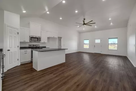 Living - 908 Ruger Dr, Clyde, TX 79510 photo 1 of 1