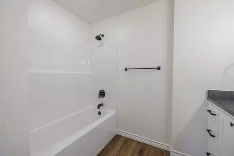 Bath - 908 Ruger Dr, Clyde, TX 79510 photo 3 of 3