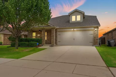 1008 Platinum Dr, Princeton, TX 75407