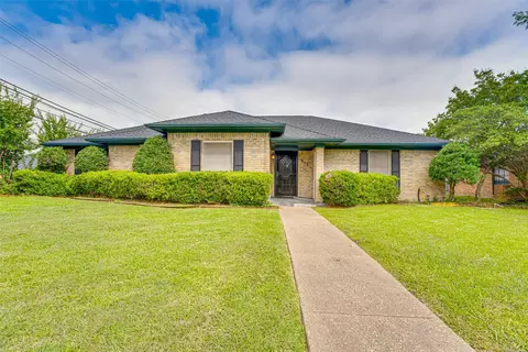 917 Meadowgate Dr, Garland, TX 75040