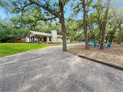 286 Lakewood Ln, Pottsboro, TX 75076
