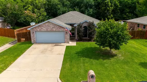 213 King Arthur Dr, Weatherford, TX 76086