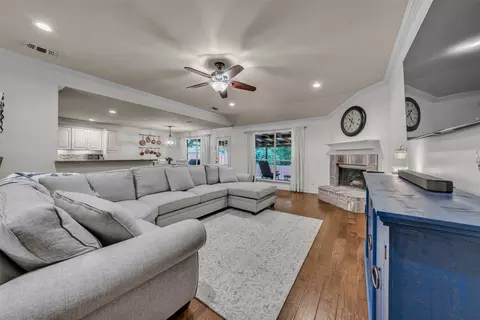 213 King Arthur Dr, Weatherford, TX 76086