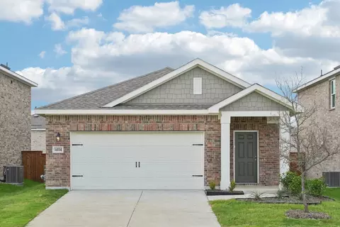 1420 Donahue St, Pilot Point, TX 76258